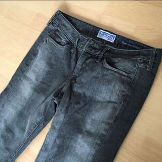 Denizen Super Shaped Straight Jeans