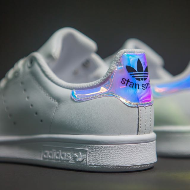 ADIDAS ORIGINALS Stan Smith Classic White Hologram, Women's Fashion, Footwear, Sneakers on Carousell