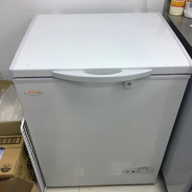 Butterfly Chest Freezer 110L BCF110AS, TV & Home Appliances, Kitchen
