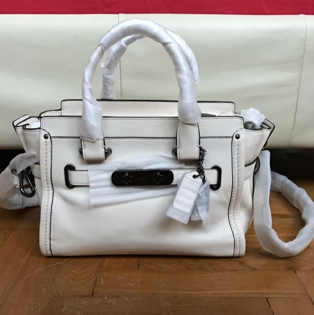 Coach swagger store 27 white