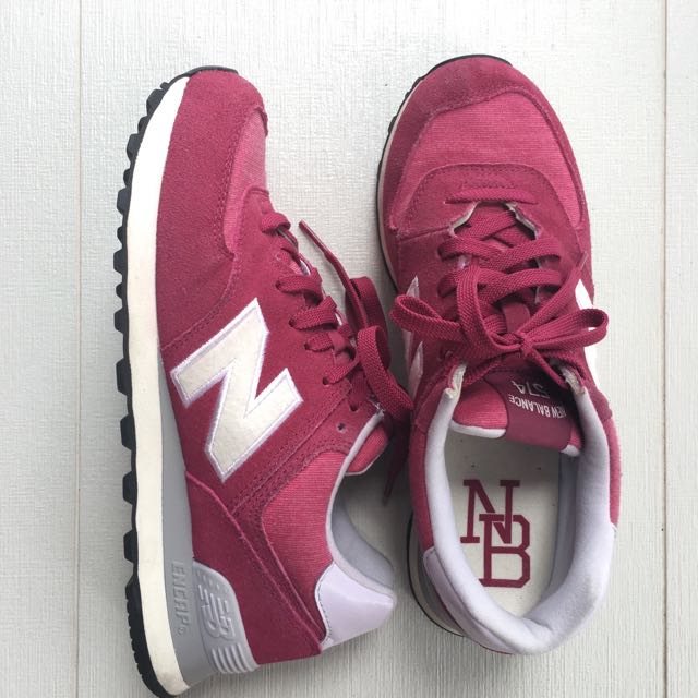 Maroon new balance 574 pennant shop