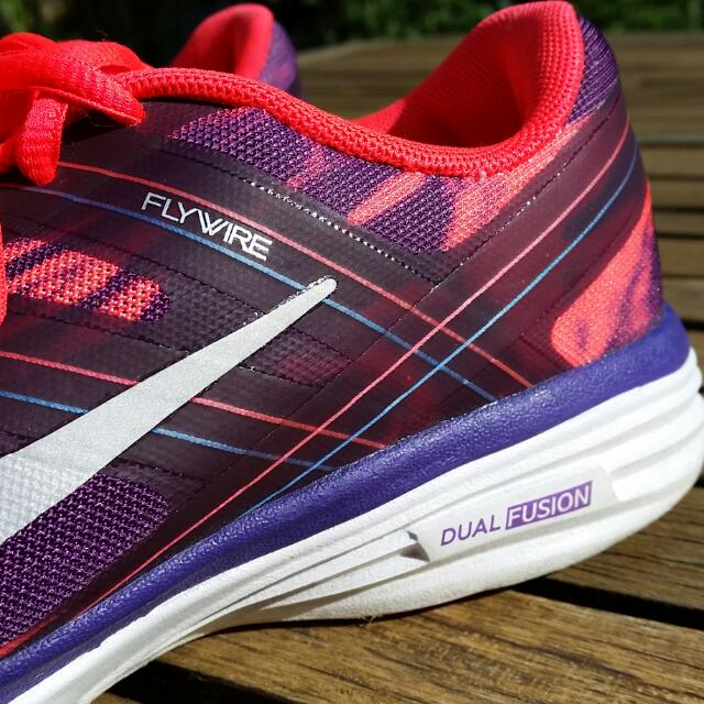 NIKE Womens Flywire Dual Fusion Trainers Running US7 EU38 Training Shoes Runners Sports Athletic Clothing on Carousell