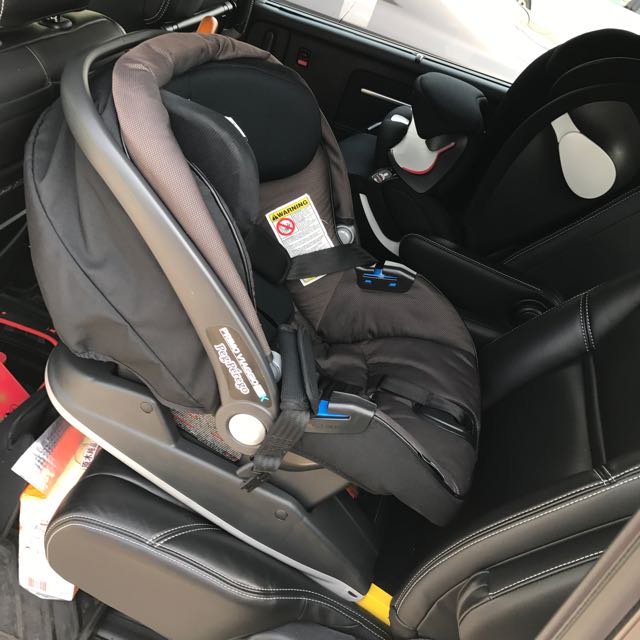 Peg Perego Primo Viaggio Tri-fix infant car seat ISOFIX Base, 兒童＆孕婦用品,  外出用品, 外出用品- 安全座椅- Carousell