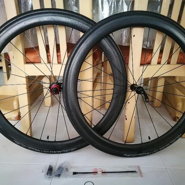 unbranded carbon wheels