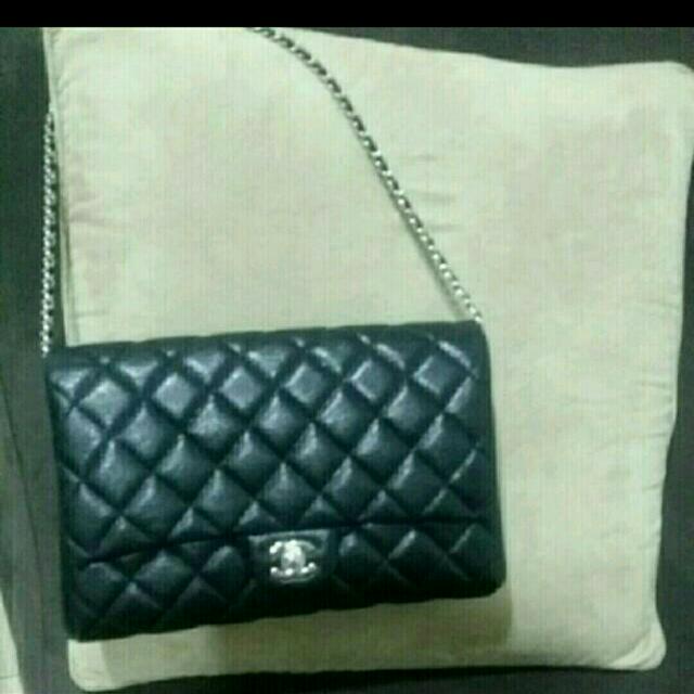 chanel classic flap clutch