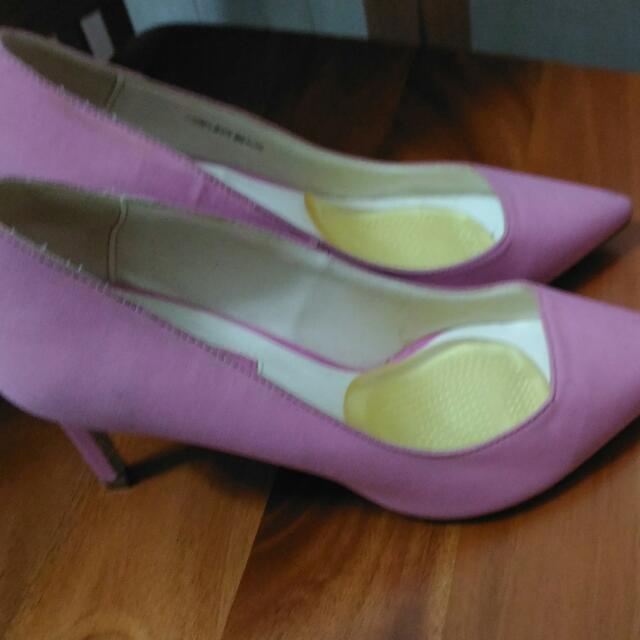 Pink heels size 5
