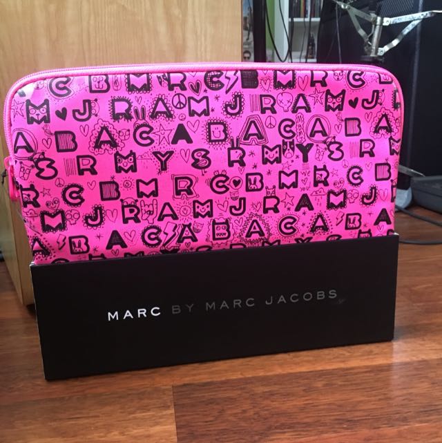 Marc By Marc Jacobs Laptop Case 13 Elektronik Bagian Komputer Aksesoris Di Carousell