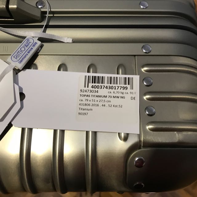 rimowa topas titanium 70