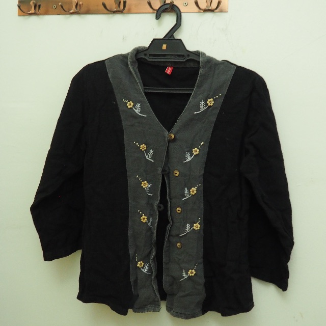 Black button down blouse (Category: Blouses) located in Petaling Jaya. Submitted by ocdminimalist (Listing ID 89917897, Image 1). Description: Condition: 8.5/10 Reason for letting go: To make room in the wardrobe.
