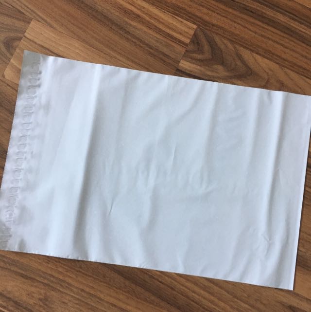 Polymailer (Category: Craft Supplies & Tools) located in Singapore. Submitted by vinwifi (Listing ID 89836321, Image 2). Description: White Polymailer for SALE! Dimension : 28cm x 42cm $0.10 per pc.