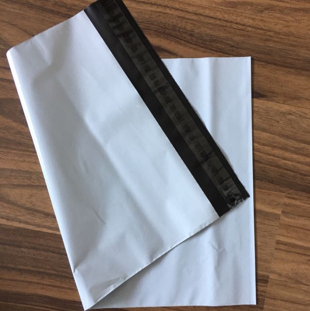 Polymailer (Category: Craft Supplies & Tools) located in Singapore. Submitted by vinwifi (Listing ID 89836321, Image 3). Description: White Polymailer for SALE! Dimension : 28cm x 42cm $0.10 per pc.