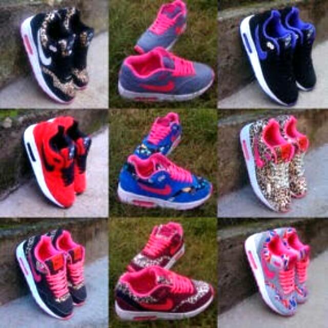 Sepatu Nike Cewek Dan Cowok Olshop Fashion Olshop Wanita Di Carousell Bahkan beberapa artis, atlet, dan publik figur. sepatu nike cewek dan cowok