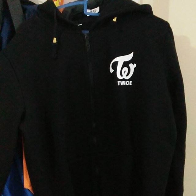Dahyun hoodie clearance