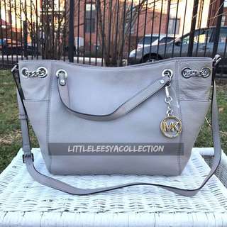 MICHAEL KORS JET SET CHAIN GATHERED TOTE IN PEARL GREY