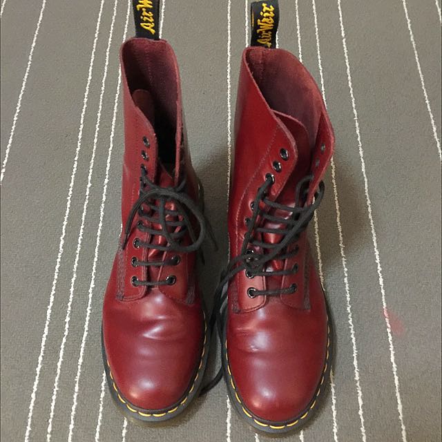 Doc martens 10 eye sale cherry red