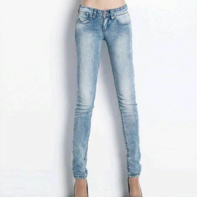 Stradivarius High Waisted Jeans