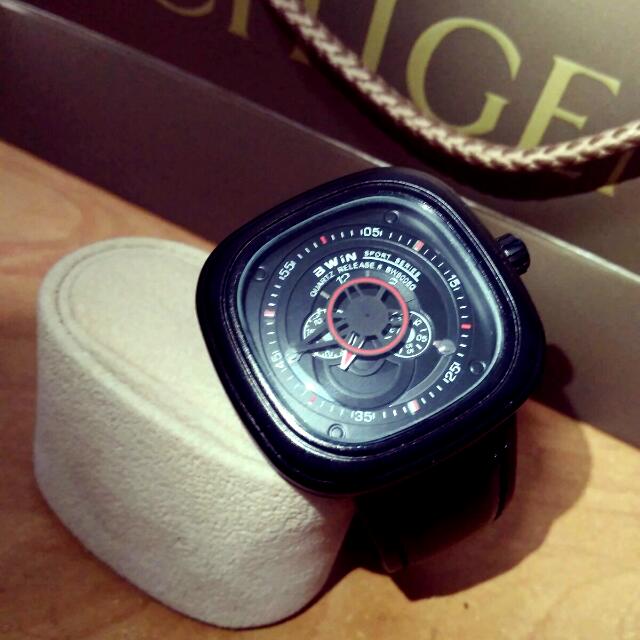 awin sport watch stainless steel back