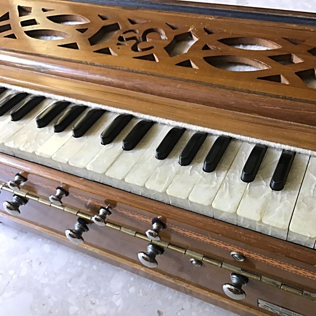 Harmonium. Indian Musical Instrument, Hobbies & Toys, Music & Media