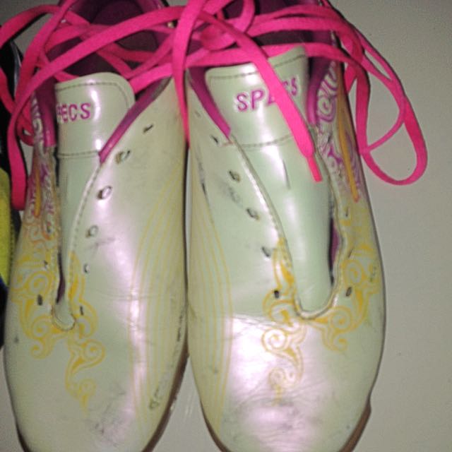 Sepatu Futsal Specs Batik Olah Raga Perlengkapan Olahraga Lainnya Di Carousell