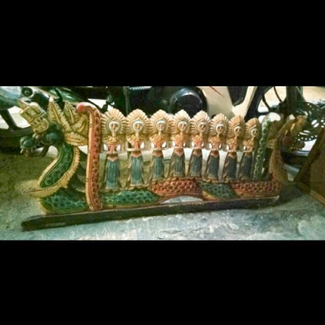 Ukiran Bali Naga Dengan 8 Wanita Antik Pajangan Di Carousell Bagi anda yang pernah berwisata ke bali pasti pernah melihat bebagai jenis ukiran tulang ataupun tanduk yang di pajang di art shop maupun. ukiran bali naga dengan 8 wanita