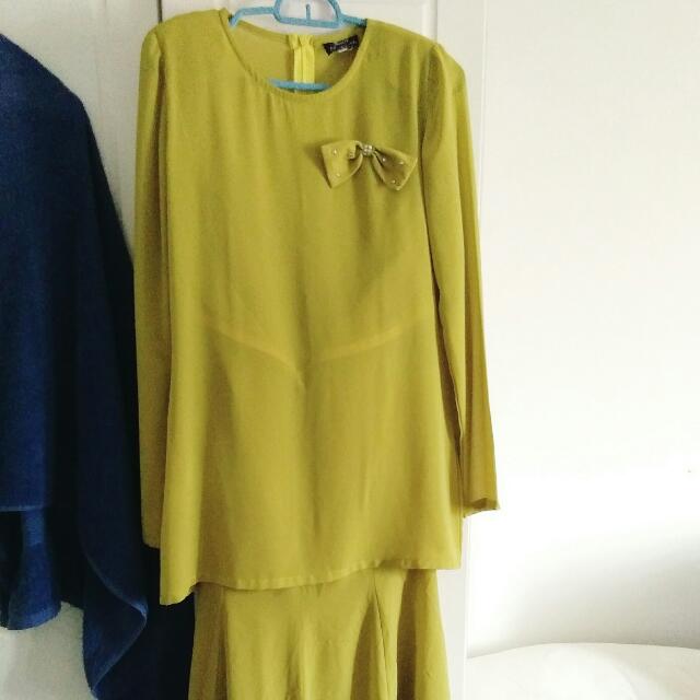 Baju Kurung Moden Pendek Women S Fashion Clothes Dresses On Carousell