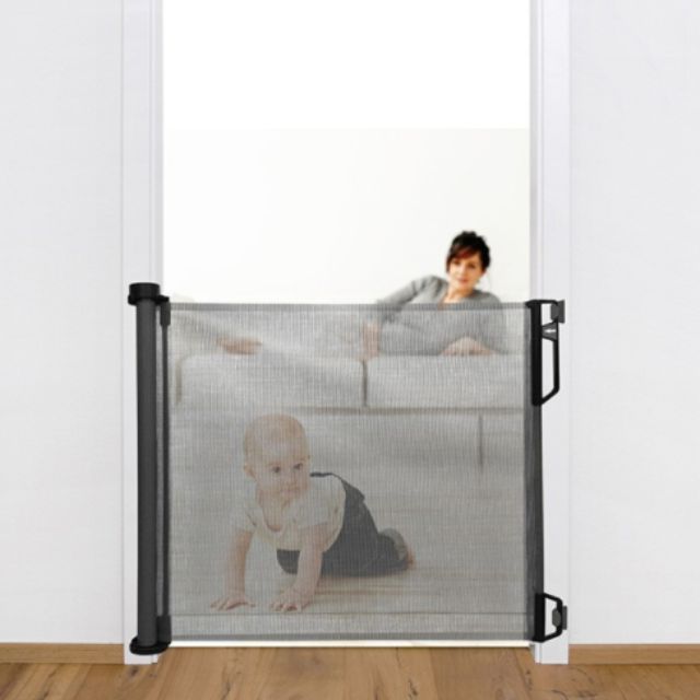 smart retract baby gate