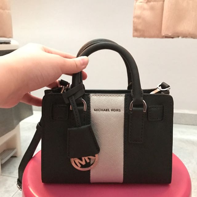 Clearence Michael Kors XS Dillon Bag Luxury Bags Wallets on Carousell