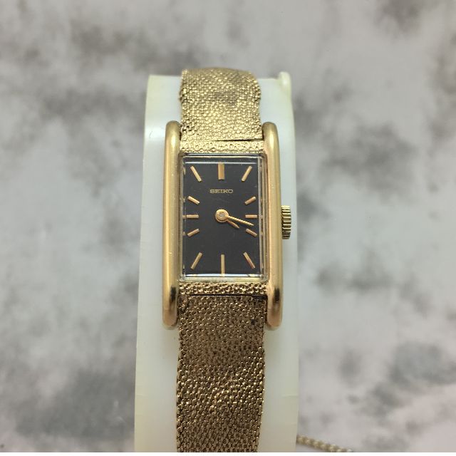 Seiko Ladies Vintage Watch, Women's Fashion, Watches & Accessories, Watches  on Carousell