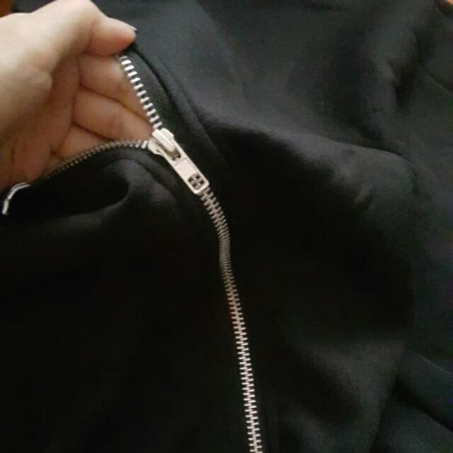 Jacket (Category: Coats, Jackets and Outerwear) located in Johor Bahru. Submitted by mimishan (Listing ID 90624466, Image 3). Description: .