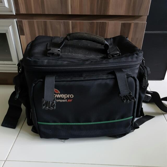 lowepro compact