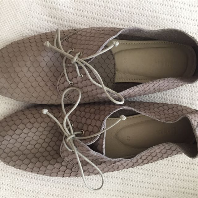 The hobe shoes store