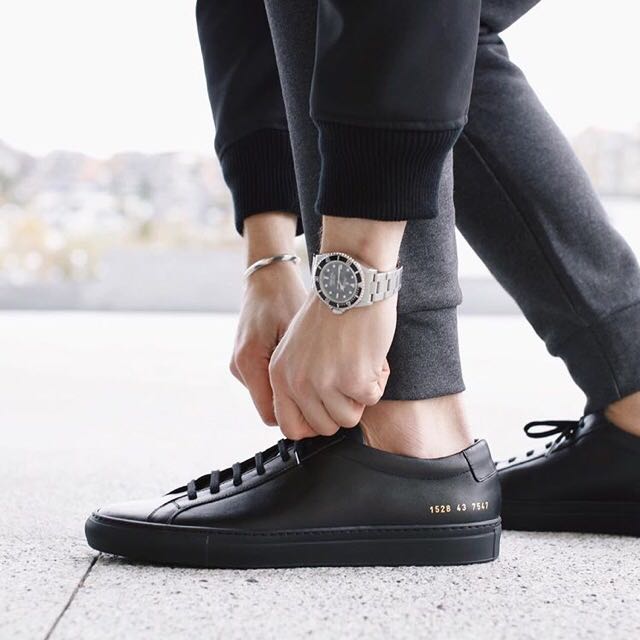 common projects black on feet