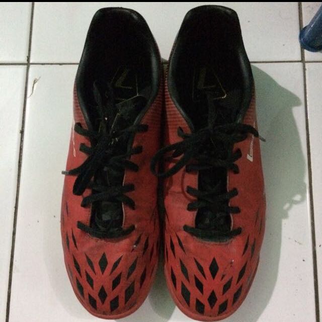 league futsal shoes