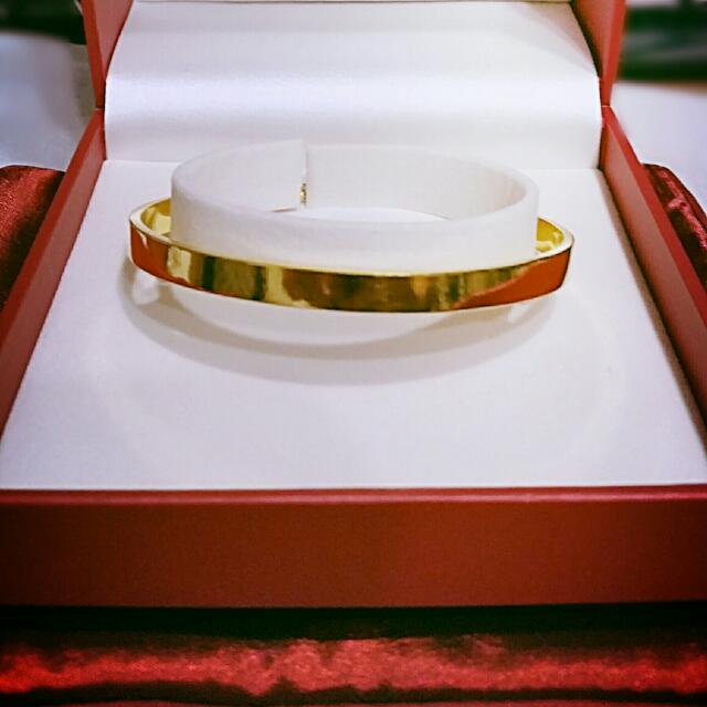 Chow tai fook gold bracelet top
