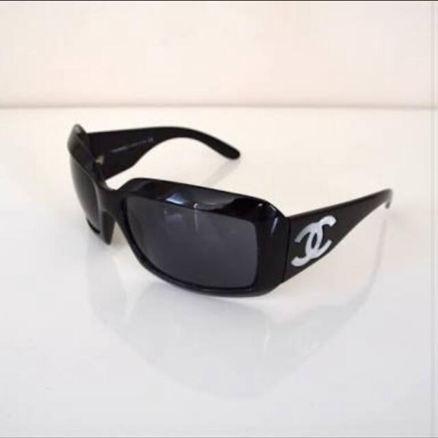 🔖 Authentic Chanel 5076H Oversized Sunglasses (Category: Sneakers & Footwear) located in Manila. Submitted by shopaholics_anon (Listing ID 91029799, Image 3). Description: .