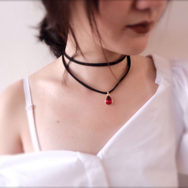 Crimson Aura Choker