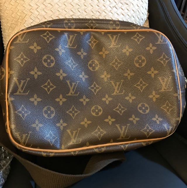 LV （分類：手袋及銀包）位於 Hong Kong。 由 jovichan 提交（商品編號 91065408，圖片 2）。簡介： 新舊如圖。