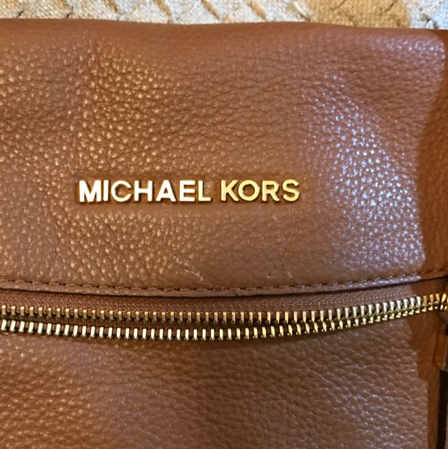 MK （分類：手袋及銀包）位於 Hong Kong。 由 jovichan 提交（商品編號 91050692，圖片 2）。簡介： 新舊如圖。