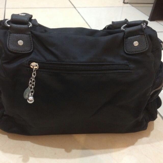 tas hitam esprit bagus on carousell tas hitam esprit bagus on carousell