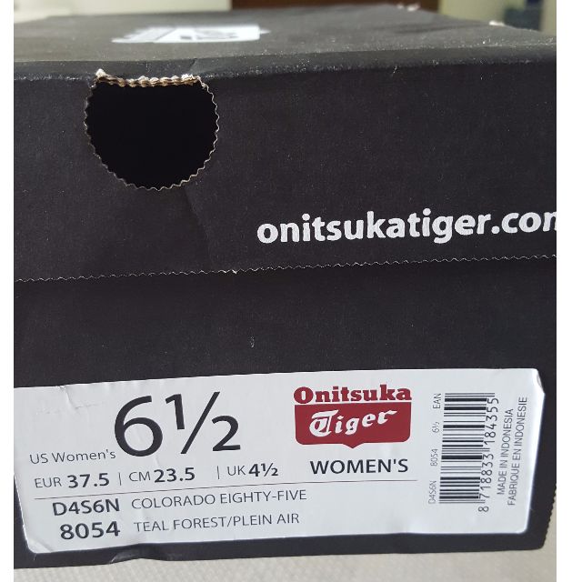 Brand new Onitsuka Tiger trainers (Category: Sneakers) located in Singapore. Submitted by schiarugi (Listing ID 91184792, Image 1). Description: Brand new Onitsuka Tiger trainers in US size 6 1/2 (37.5 EUR, 4 1/2 UK). Ordered online and wrong size for me..