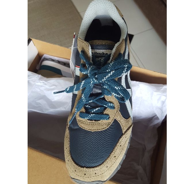 Brand new Onitsuka Tiger trainers (Category: Sneakers) located in Singapore. Submitted by schiarugi (Listing ID 91184792, Image 2). Description: Brand new Onitsuka Tiger trainers in US size 6 1/2 (37.5 EUR, 4 1/2 UK). Ordered online and wrong size for me..