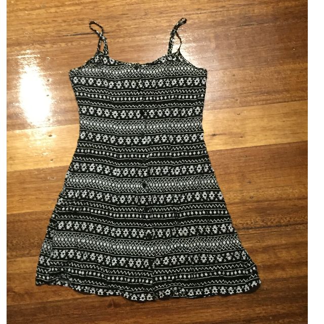 H M Divided Button Up Dress Size 6 36 Guc Women S Fashion