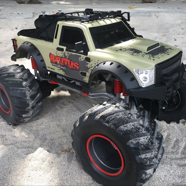 Remote Control GIANT BRUTUS 4 Wheel Drive New Hobbies Toys