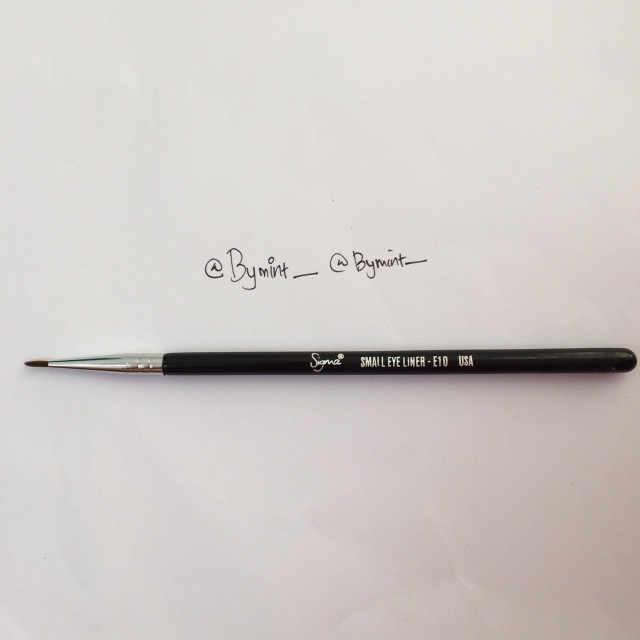 Sigma Beauty E10 Small Eye Liner Brush Kesehatan Kecantikan Rias Wajah Di Carousell