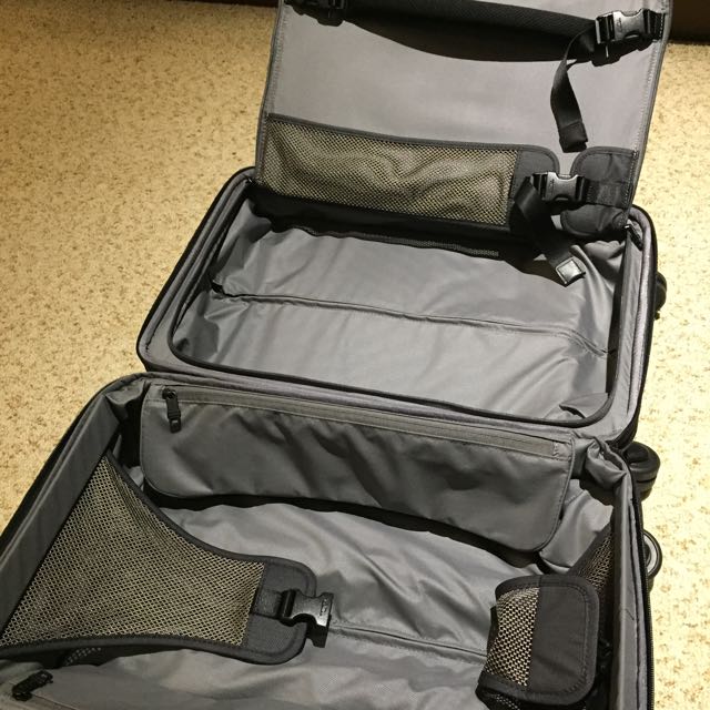 Tumi Alpha 2 4 Wheel International Office Carry On Black Style