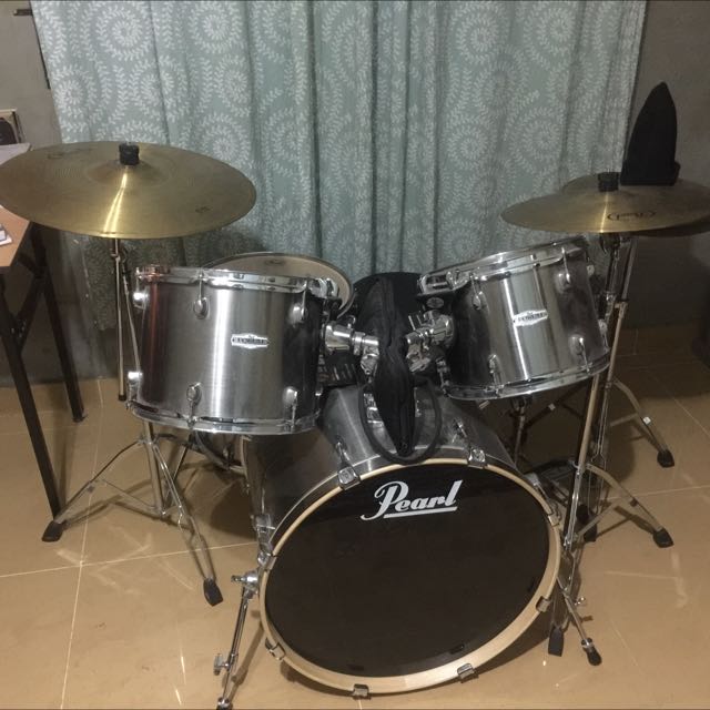 opslag zak Dag PEARL FORUM SERIES(CHROME SILVER) 5 PC DRUMSET, Music & Media, Music  Instruments on Carousell