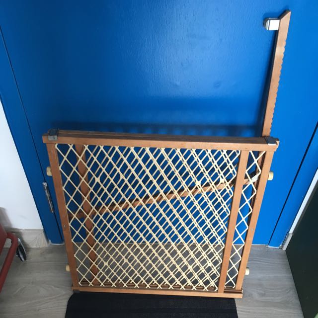Pet Room Divider, Pet Supplies, Homes & Other Pet Accessories on Carousell
