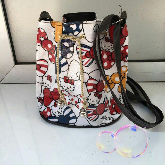 Hello kitty bucket bag store