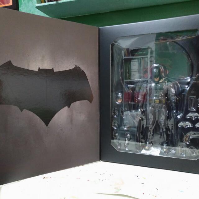 Mezco One:12 BvS Batman Action Figure MIB BIB, Hobbies & Toys, Toys