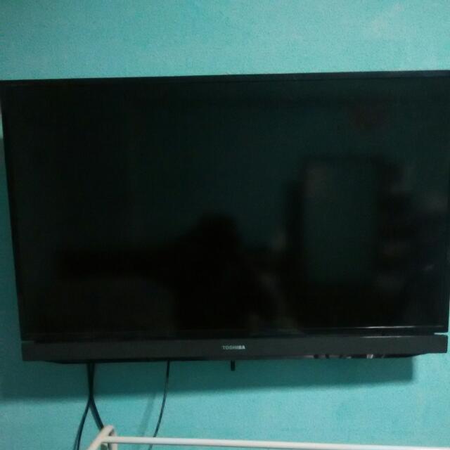 Toshiba 40 Inch, TV & Home Appliances, TV & Entertainment, TV on Carousell